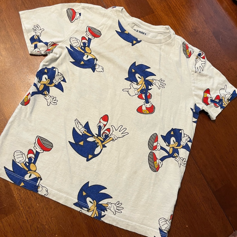 Boys Sonic the Hedgehog Graphic Tee (M/8)